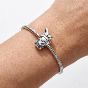 My melody Charm porte au poignet