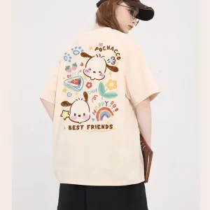 Pochacco T Shirt jaune pour adulte porté par une femme