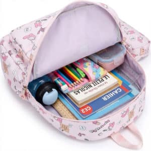 Sac à dos My Melody rose ouvert avec des cahiers de CE2