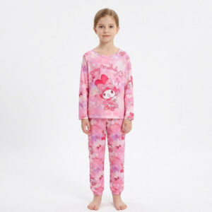 My Melody Pyjama Set​ rose porté par une fille de 12ans