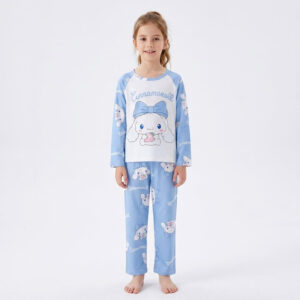 Pyjama Cinnamoroll Enfant​ bleu porté par une fille de 10ans