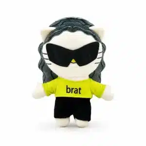 Peluche Hello Kitty x Charli XCX, peluche vert néon collector Hello Kitty et electro